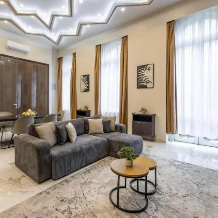 Marble & Gold Flat Jacuzzi Andrassy Steps Apartman *