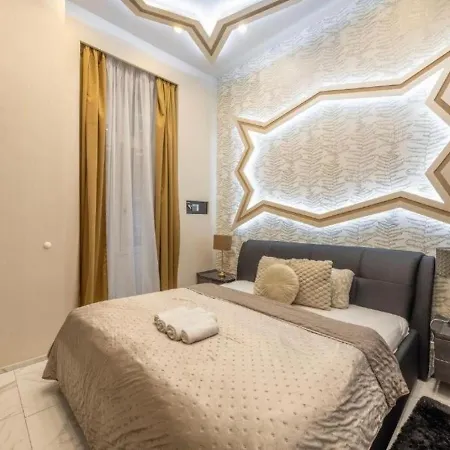 Marble&gold Flat Jacuzzi Andrassy Steps *