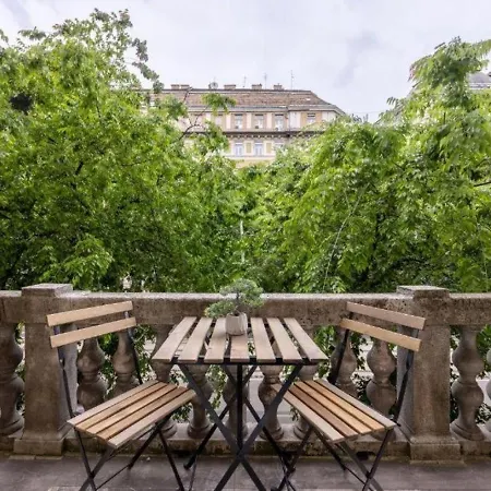 Apartment Marble&gold Flat Jacuzzi Andrassy Steps *